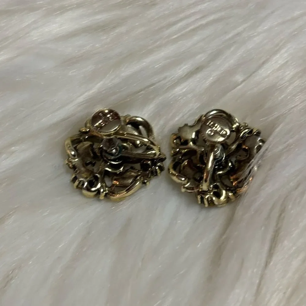 Vintage Lisner Gold and Pearl Clip Earrings